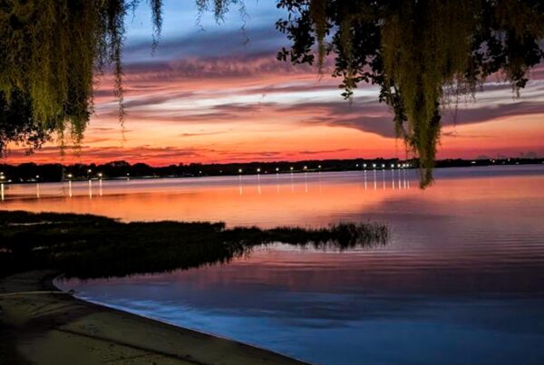 September Sunsets & Seafood: Your Guide to Eating on the Water in Clermont