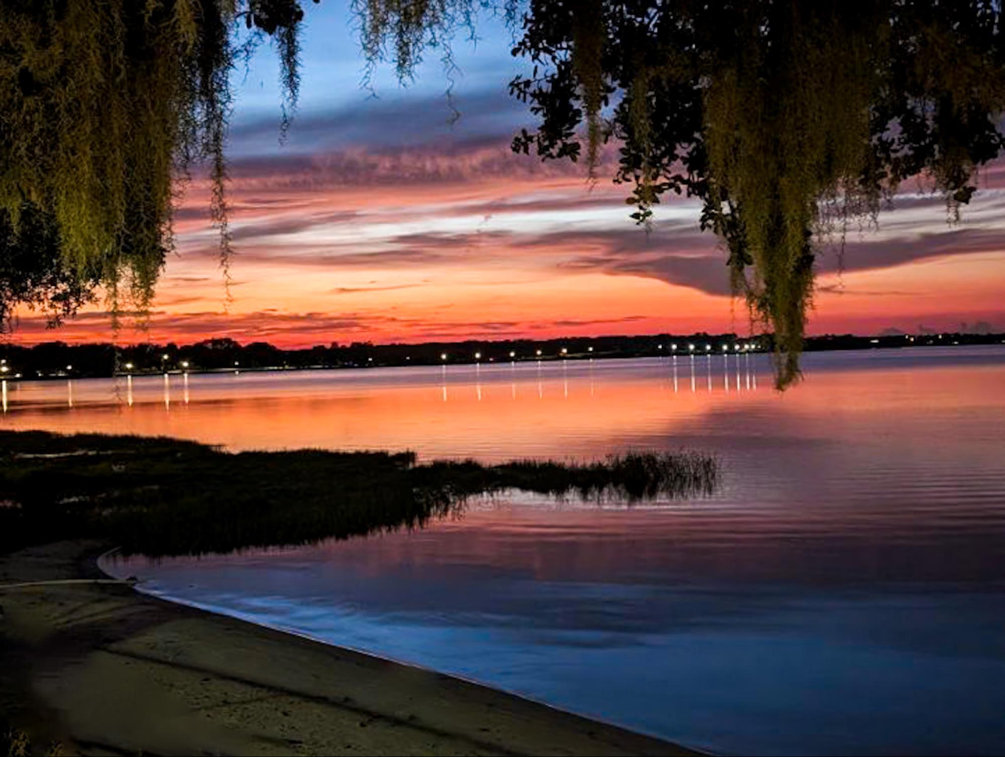 September Sunsets & Seafood: Your Guide to Eating on the Water in Clermont